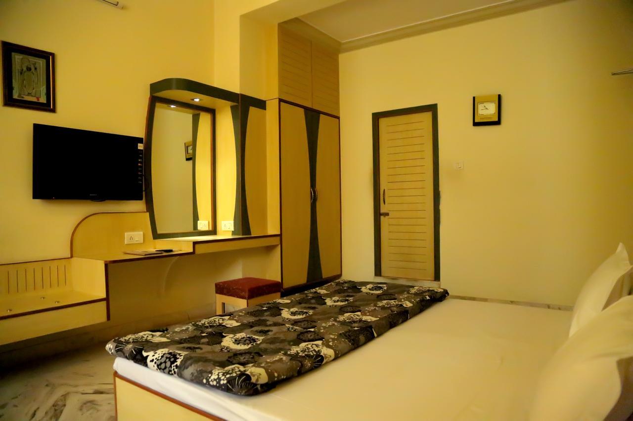 Hotel Vrinda Nathdwara Ngoại thất bức ảnh